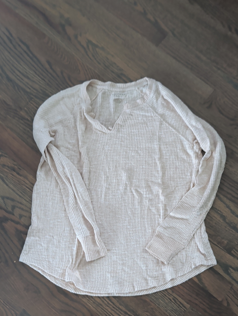American Eagle Oatmeal Colored Ribbed Long-Sleeve V-Neck Women's Top